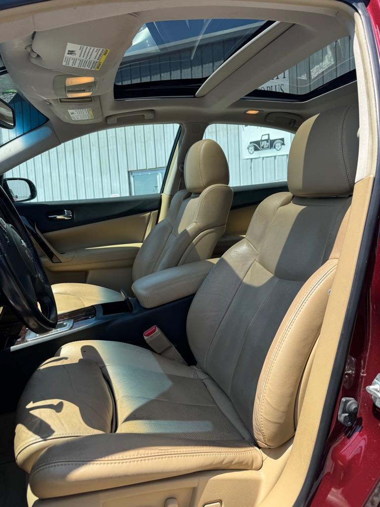 Nissan Maxima S 2011