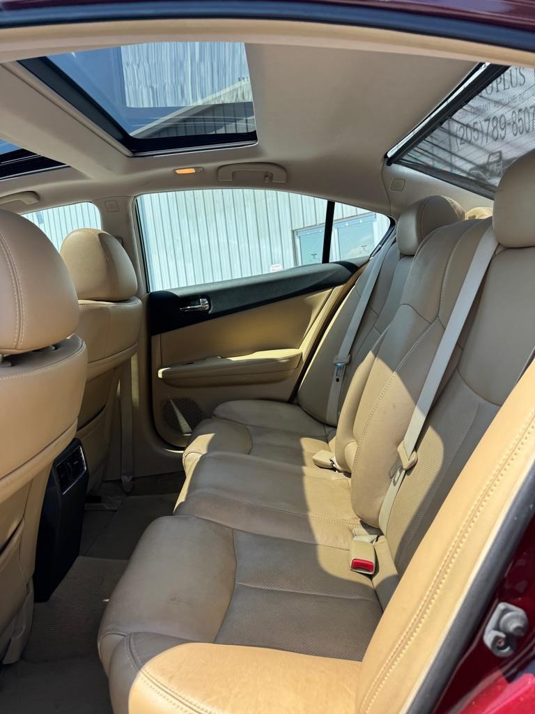 Nissan Maxima S 2011