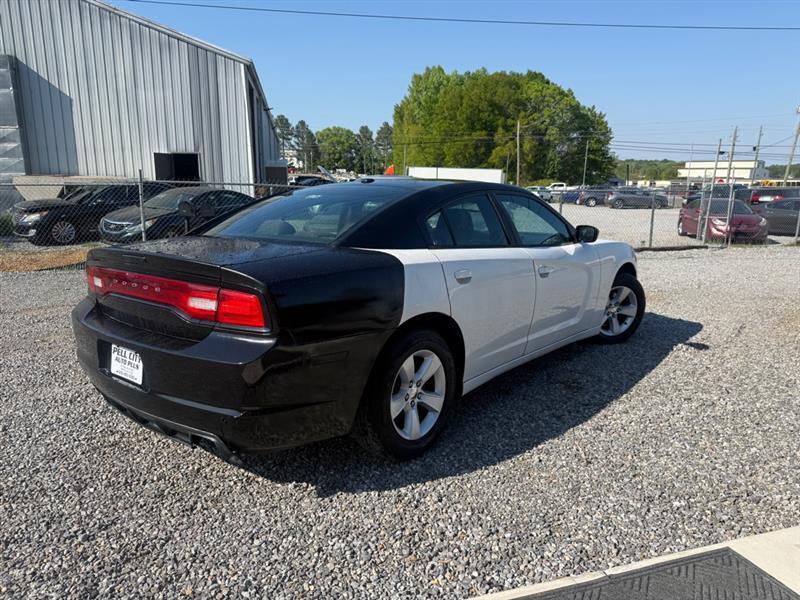 Dodge Charger SE 2011