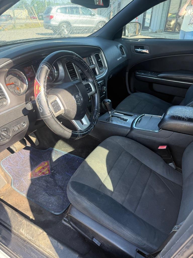 Dodge Charger SE 2011