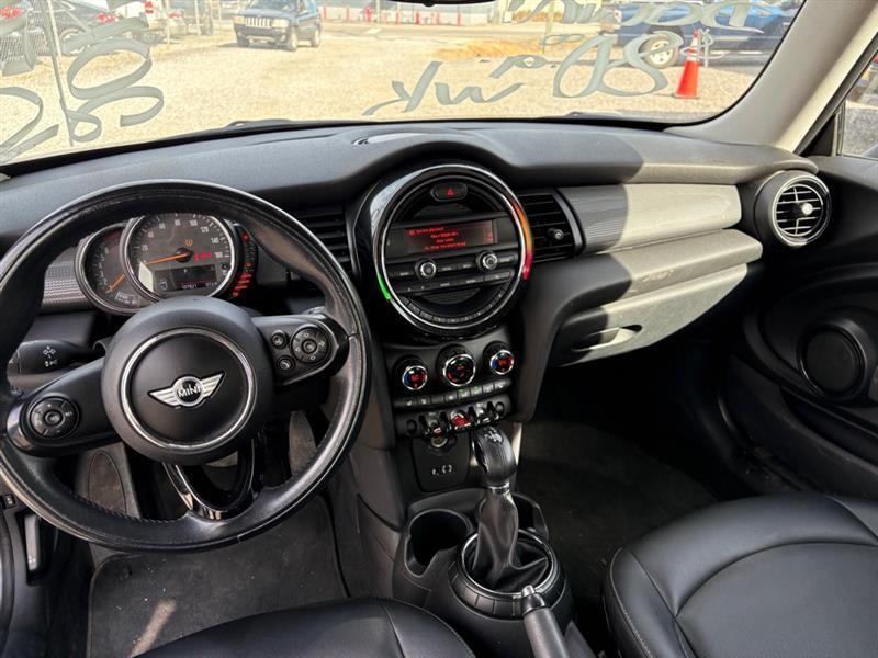 MINI Cooper Base 2015