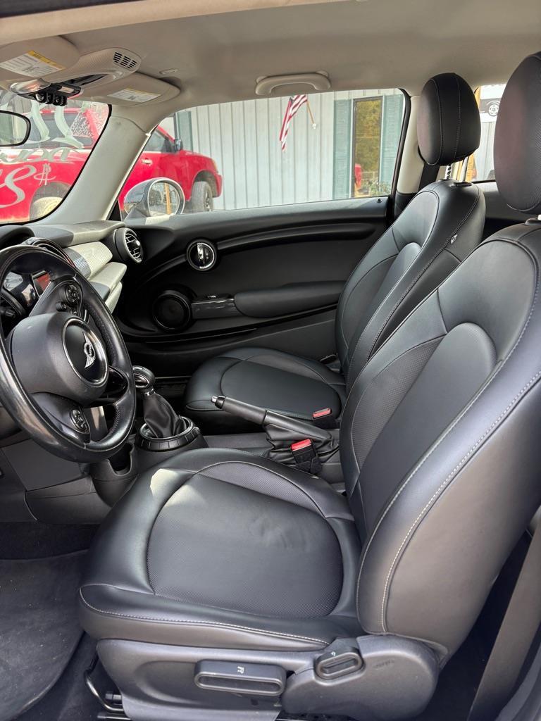 MINI Cooper Base 2015