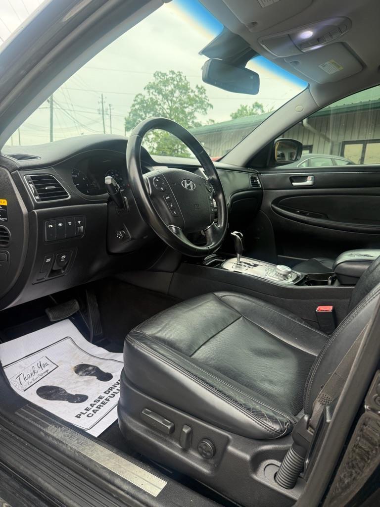 Hyundai Genesis 3.8L 2013