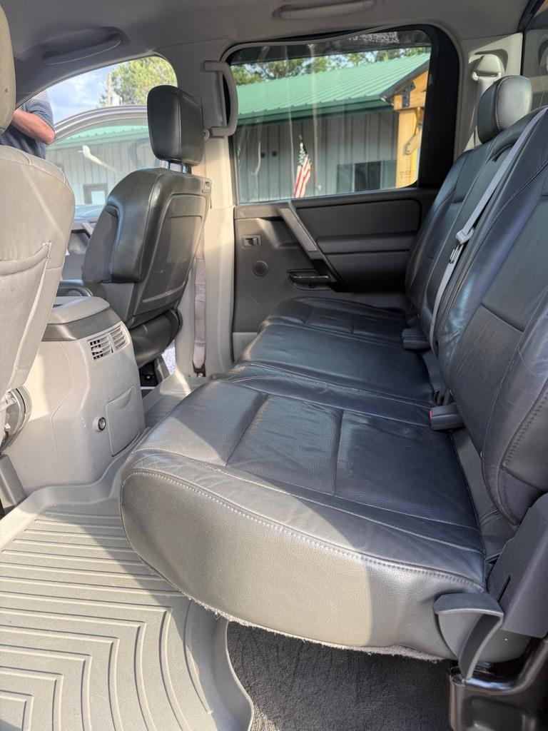Nissan Titan XE Crew Cab 2WD 2004