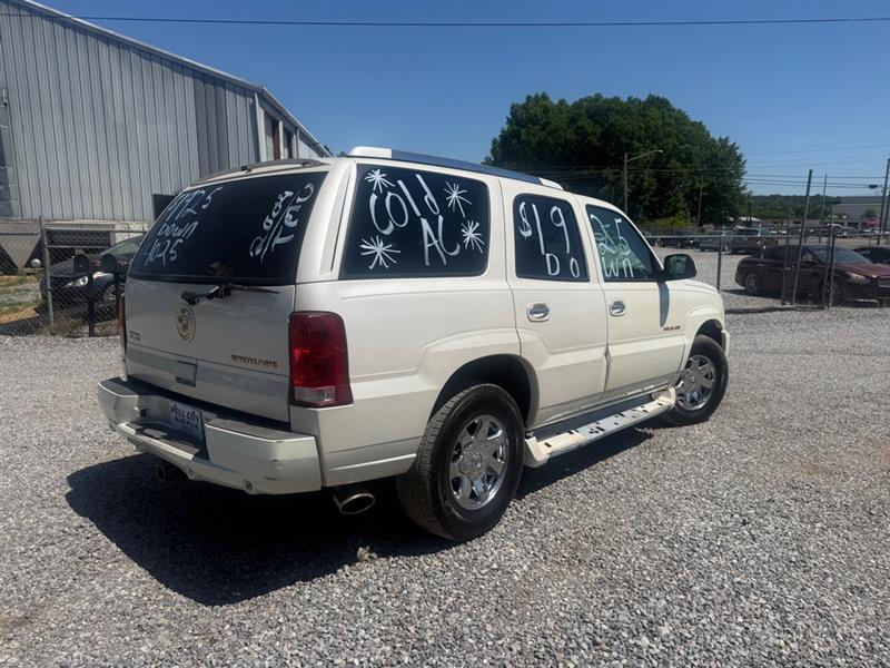 Cadillac Escalade 2WD 2004