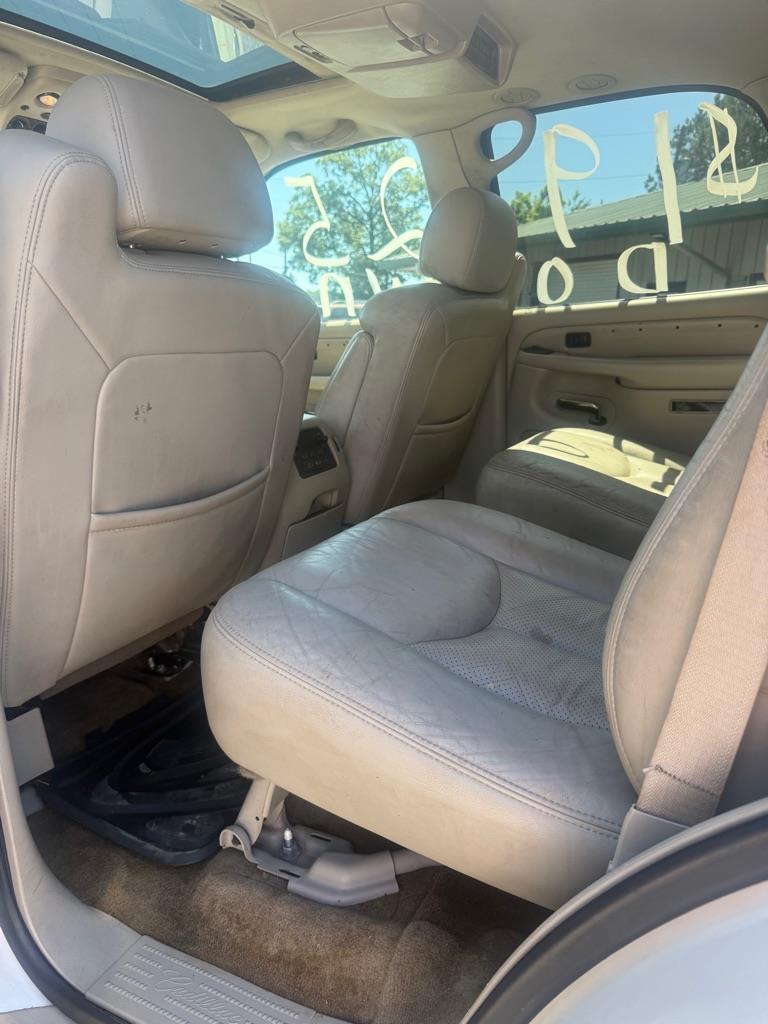 Cadillac Escalade 2WD 2004