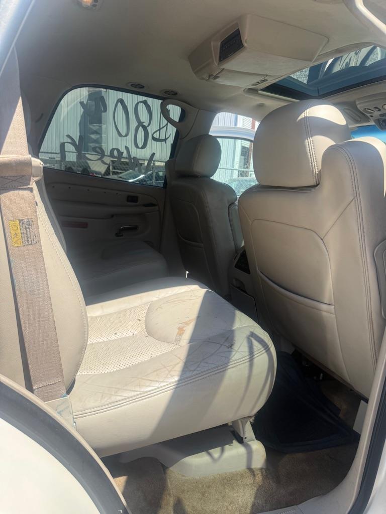 Cadillac Escalade 2WD 2004