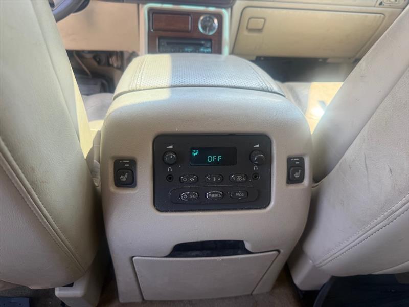 Cadillac Escalade 2WD 2004