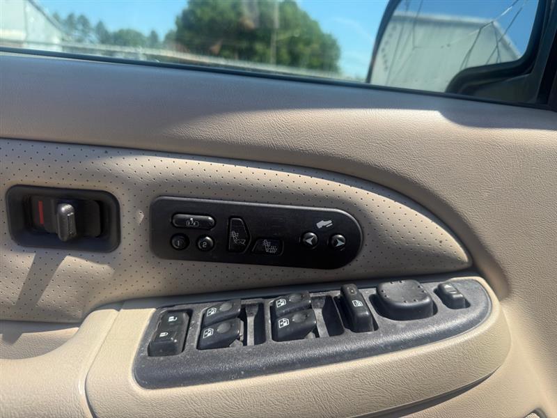 Cadillac Escalade 2WD 2004