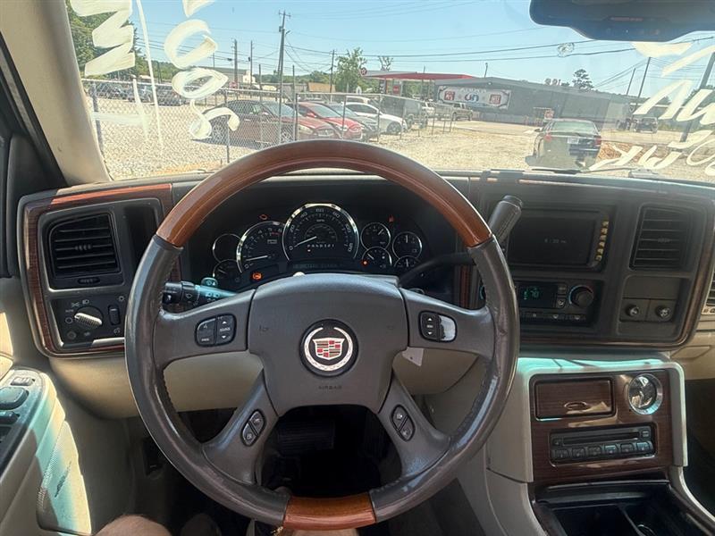 Cadillac Escalade 2WD 2004