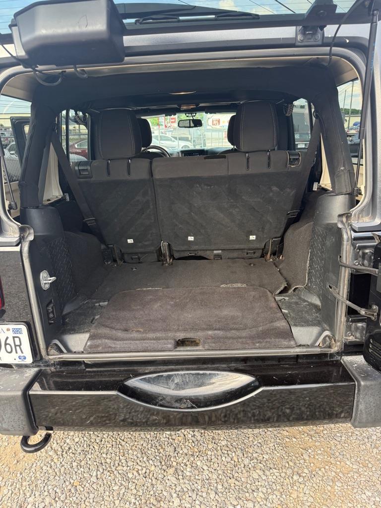 Jeep Wrangler Unlimited Sahara 4WD 2017