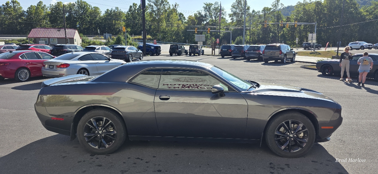 Dodge Challenger SXT AWD 2022