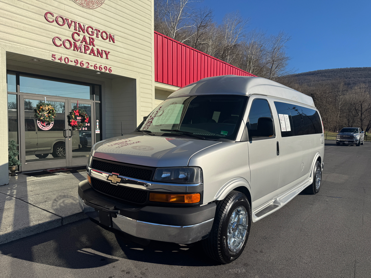 2015 Chevrolet Express G2500's photo