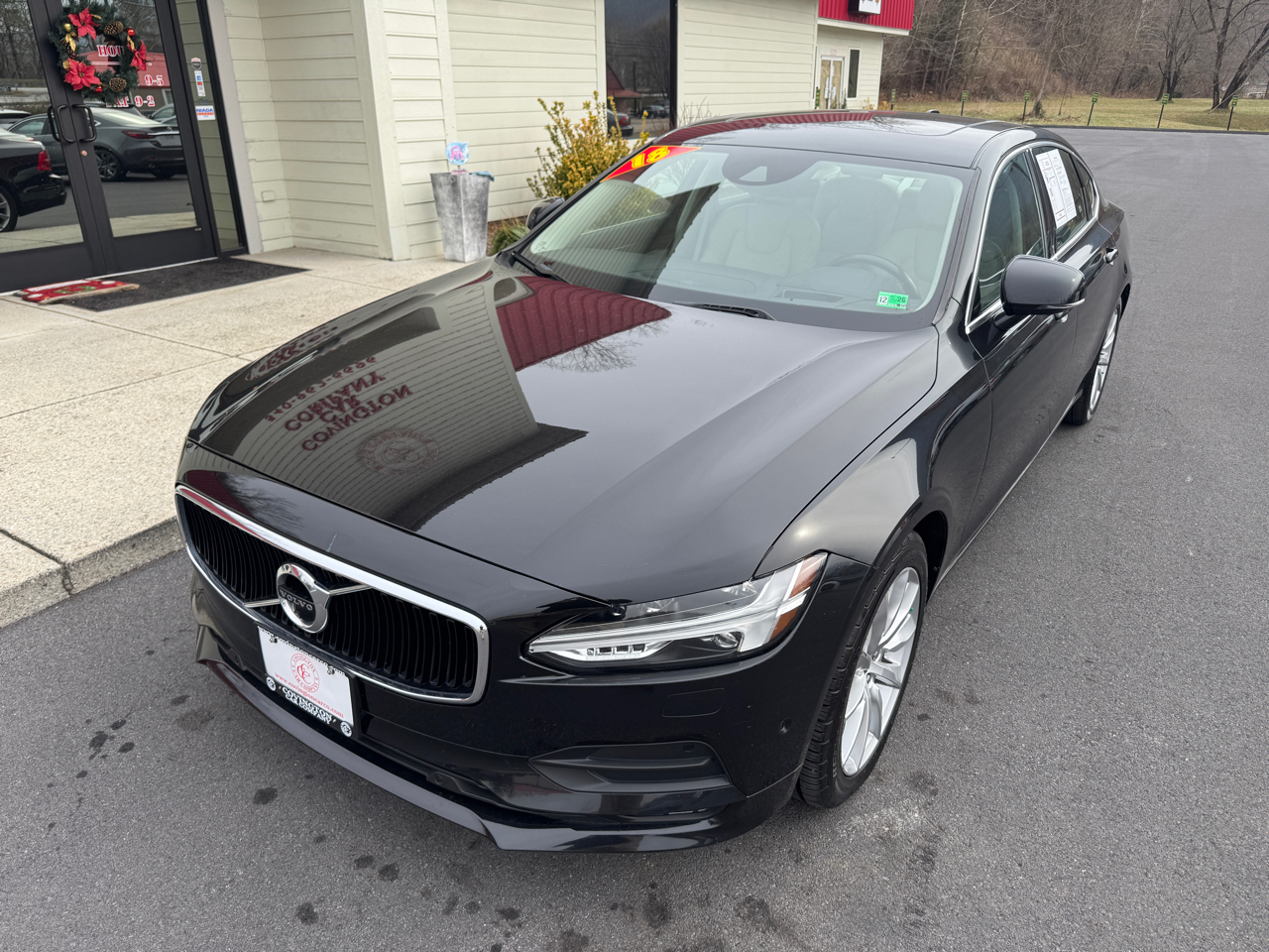 2018 Volvo S90 T6 Momentum AWD