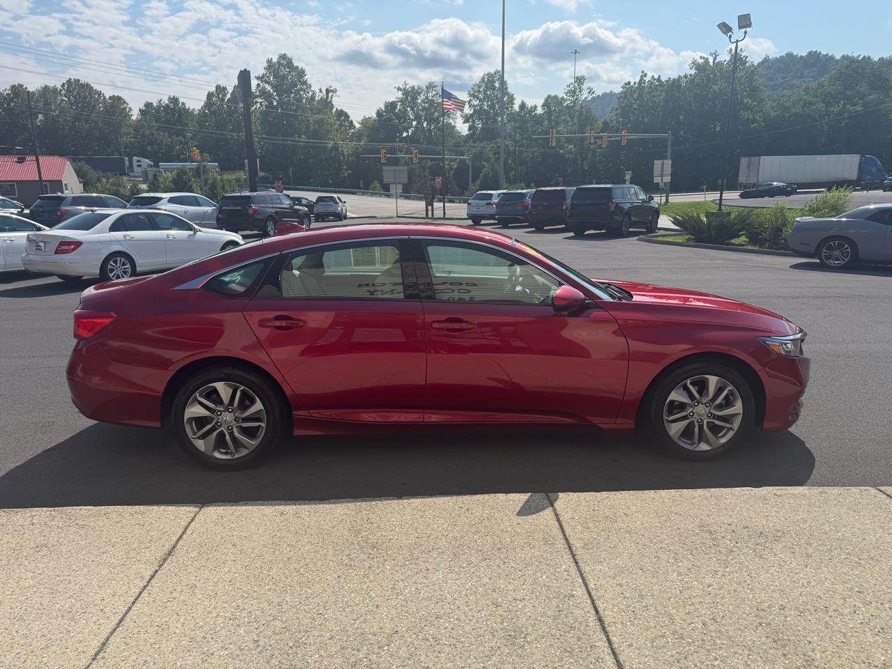 2018 Honda Accord LX - Photo 8