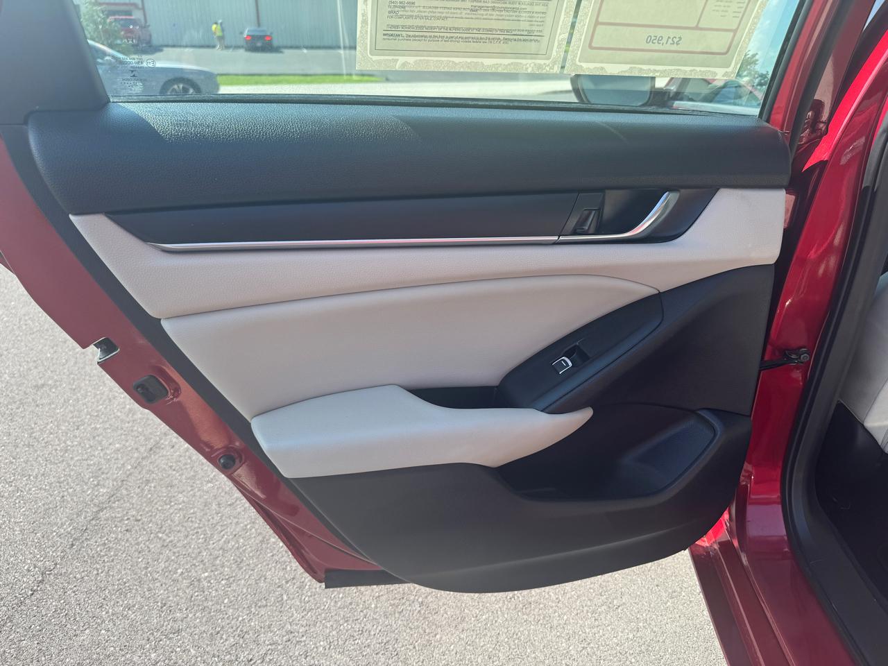 2018 Honda Accord LX - Photo 15