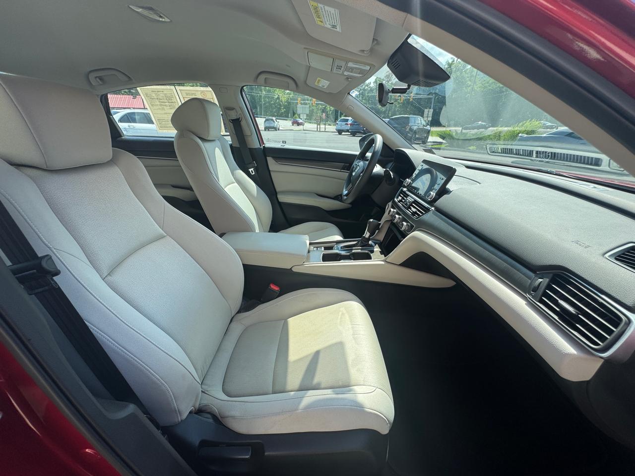 2018 Honda Accord LX - Photo 22
