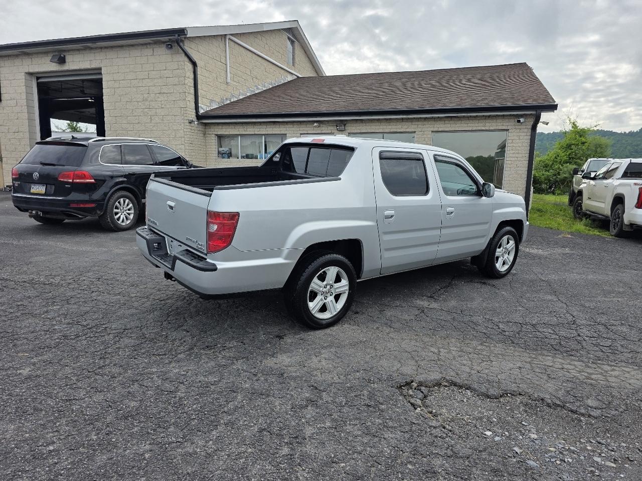 Honda Ridgeline RTL w/ Navigation 2009