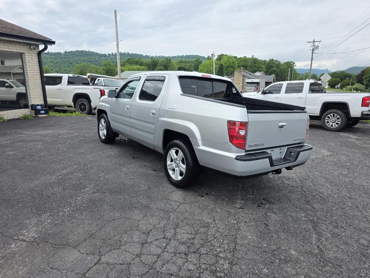 Honda Ridgeline RTL w/ Navigation 2009