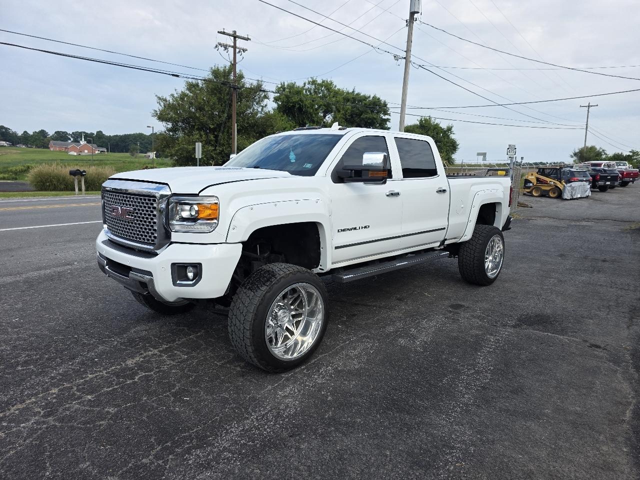 2016 GMC Sierra 2500HD Denali Crew Cab 4WD
