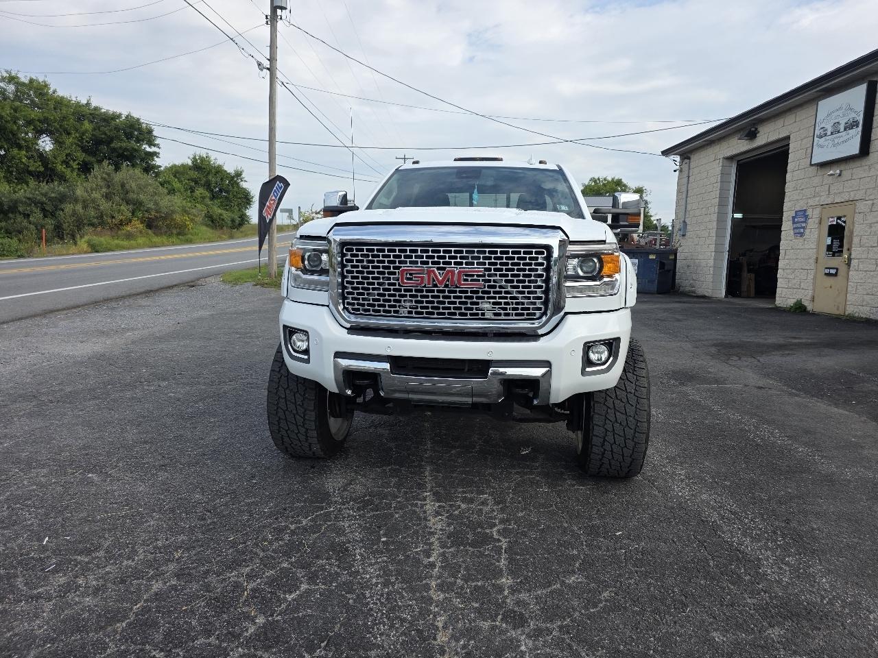 GMC Sierra 2500HD Denali Crew Cab 4WD 2016