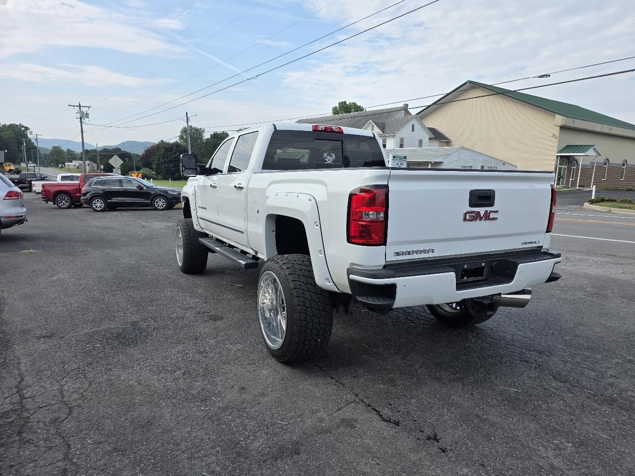 GMC Sierra 2500HD Denali Crew Cab 4WD 2016