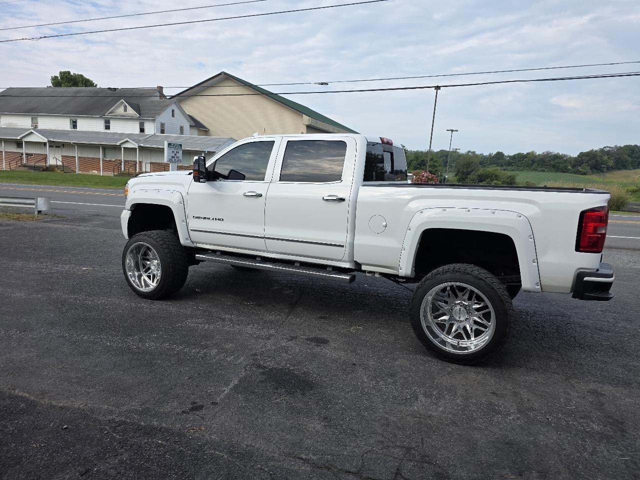 GMC Sierra 2500HD Denali Crew Cab 4WD 2016