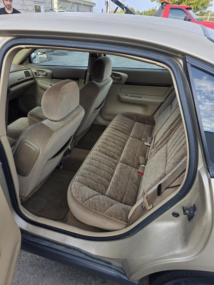 Chevrolet Impala Base 2000