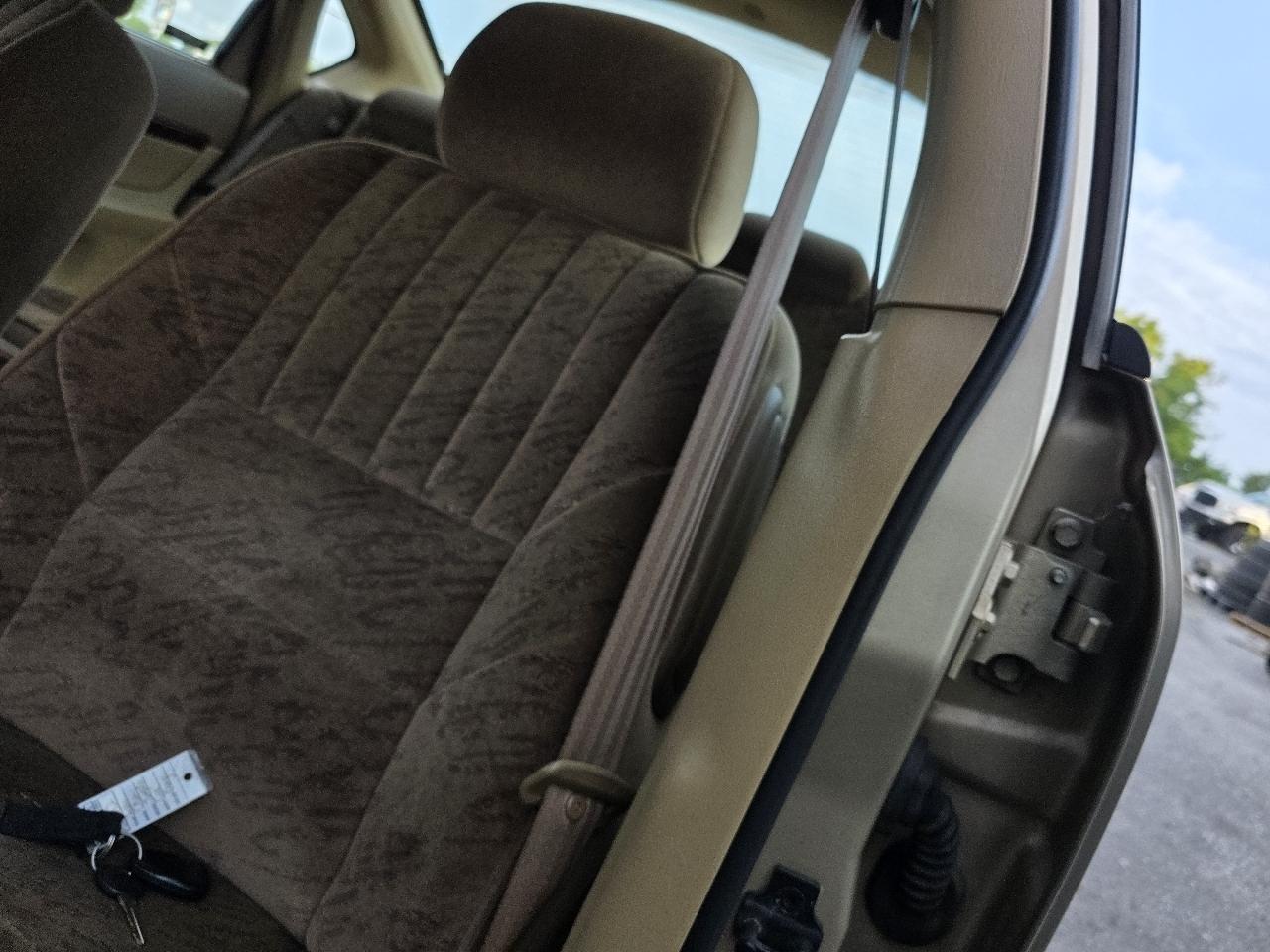Chevrolet Impala Base 2000