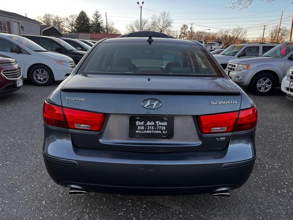 Hyundai Sonata SE V6 2010