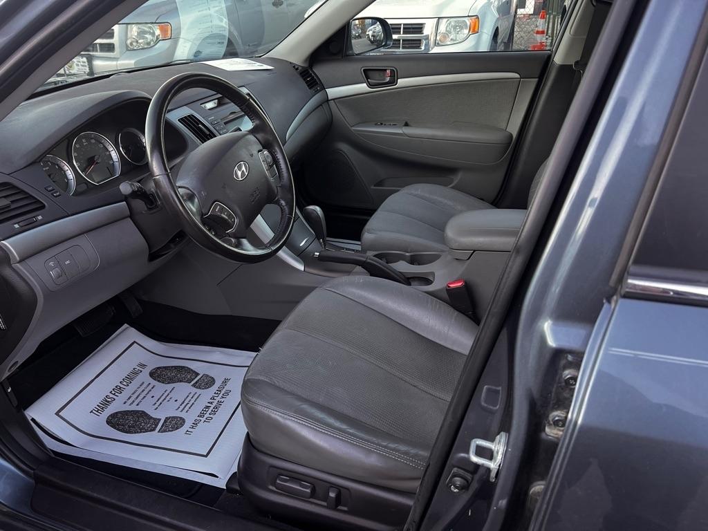 Hyundai Sonata SE V6 2010
