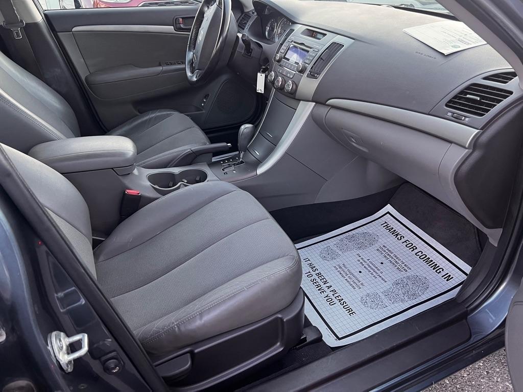 Hyundai Sonata SE V6 2010