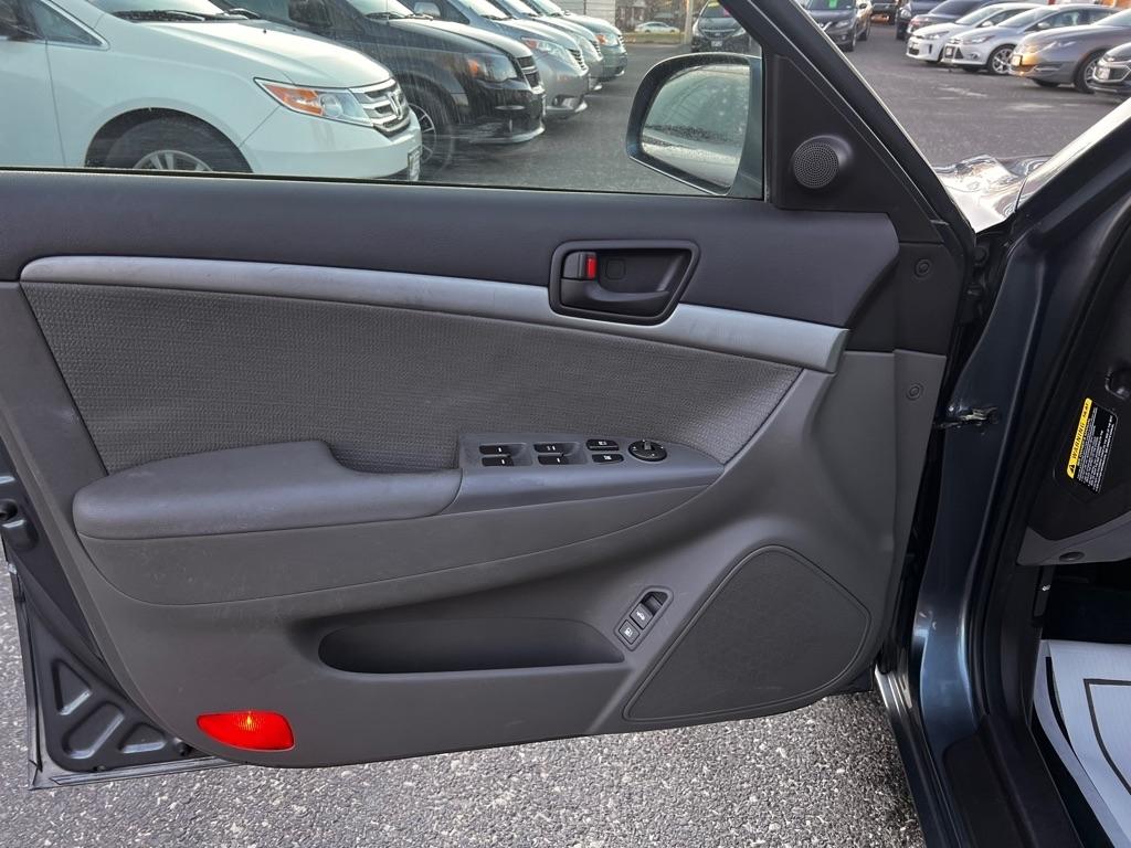 Hyundai Sonata SE V6 2010