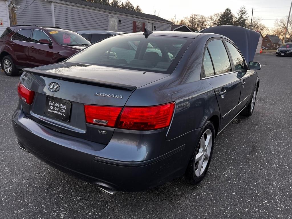 Hyundai Sonata SE V6 2010