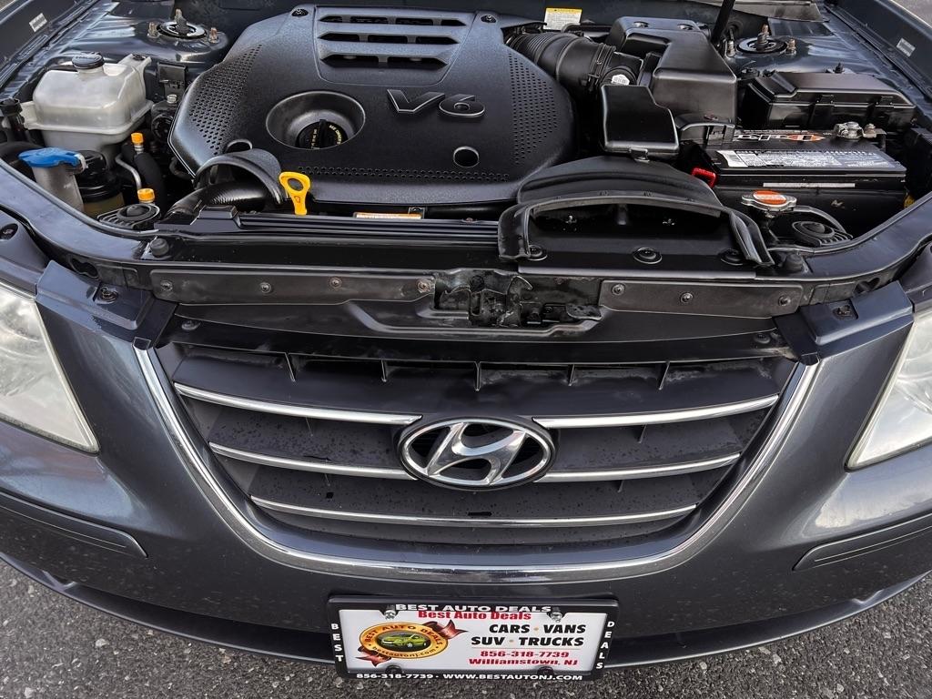 Hyundai Sonata SE V6 2010