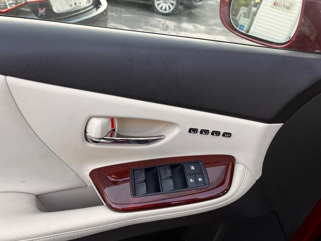 Lexus HS 250h Sedan 2010
