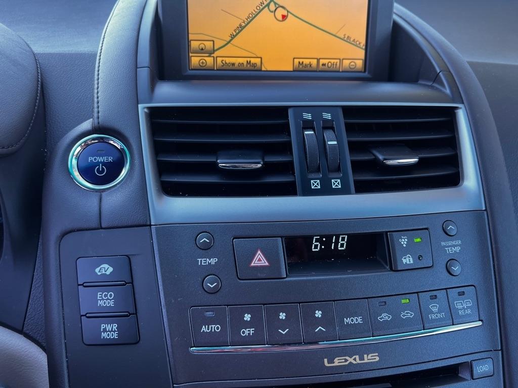 Lexus HS 250h Sedan 2010