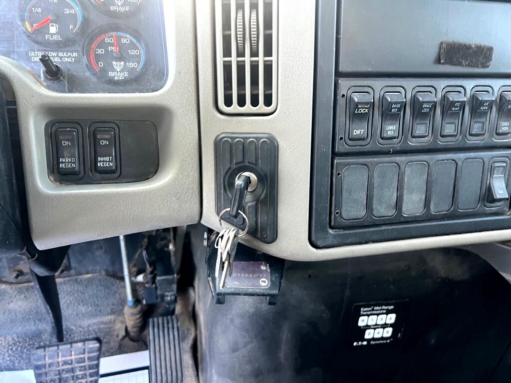 International DuraStar 4300  2014 International DuraStar 4300  2014