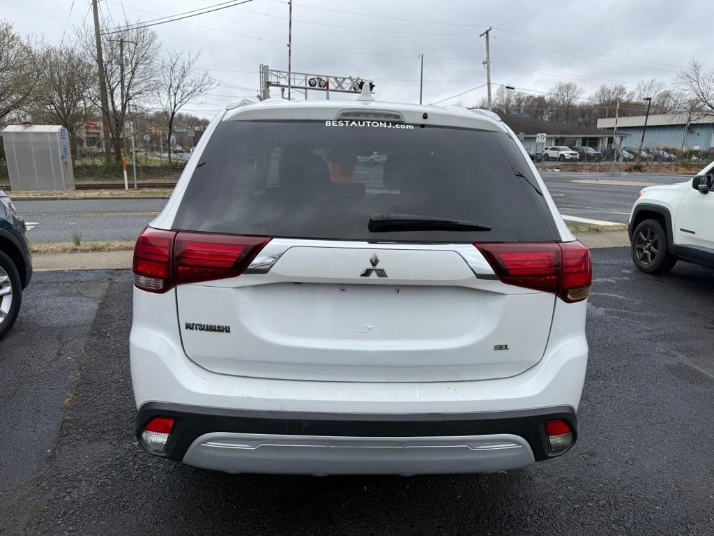 Mitsubishi Outlander SE 2WD 2020