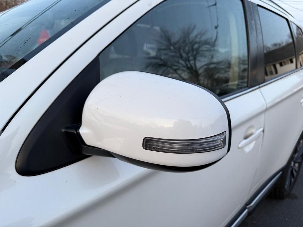 Mitsubishi Outlander SE 2WD 2020