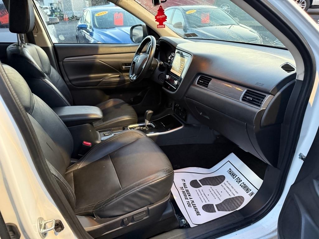 Mitsubishi Outlander SE 2WD 2020