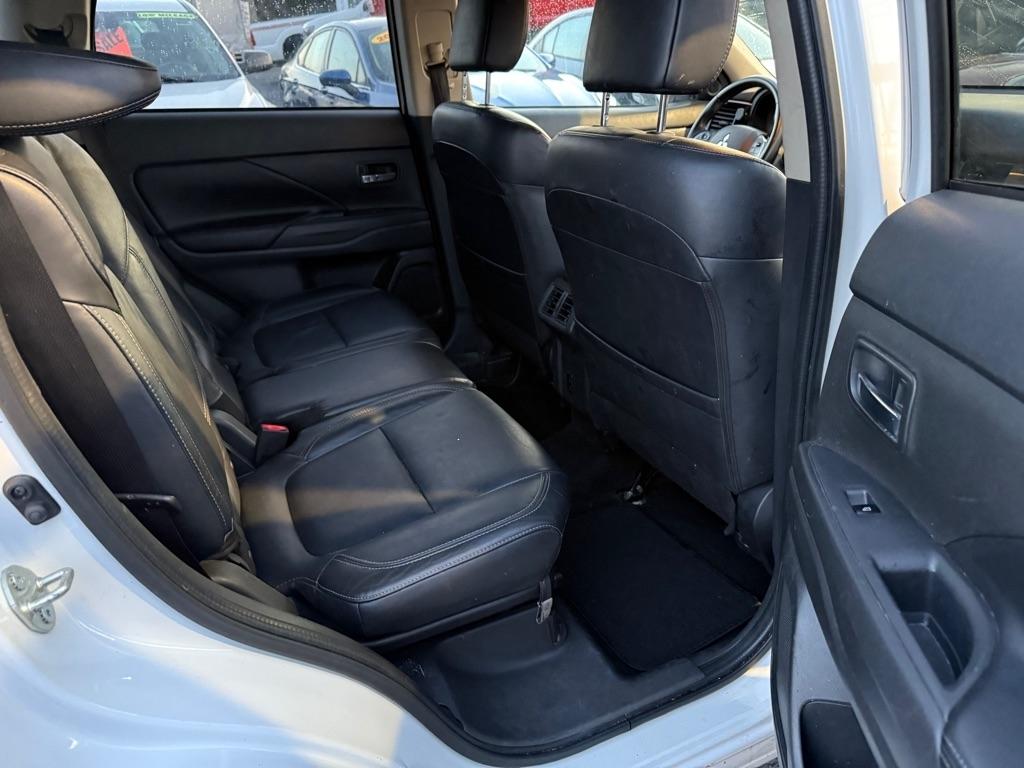 Mitsubishi Outlander SE 2WD 2020