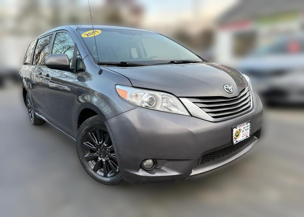 2011 Toyota Sienna 5dr 7-Pass Van V6 XLE AWD (Natl)