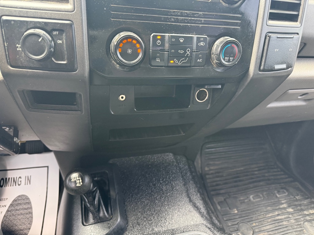 Ford F-250 SD King Ranch Crew Cab 4WD 2017 Ford F-250 SD King Ranch Crew Cab 4WD 2017