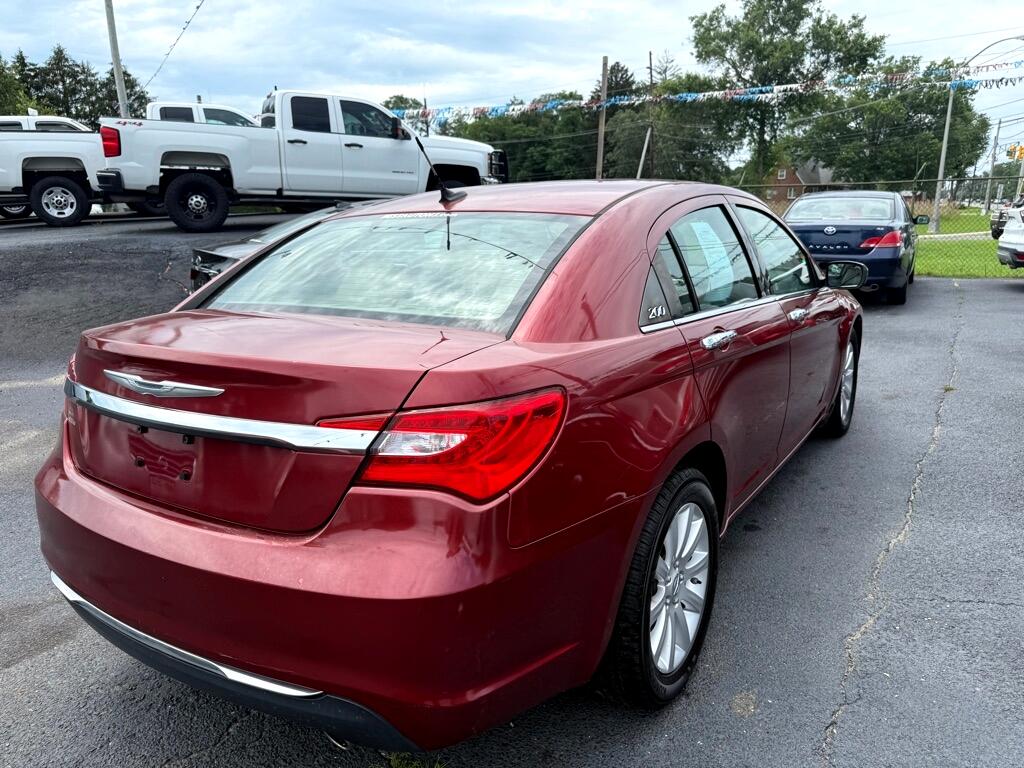 2014 Chrysler 200 Limited photo 2