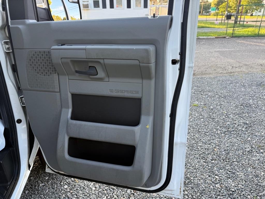 Ford Econoline E-150 2014