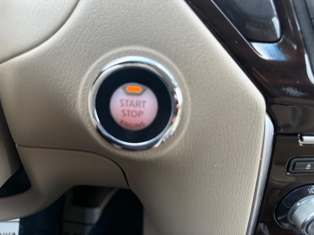 Nissan Pathfinder S 4WD 2014