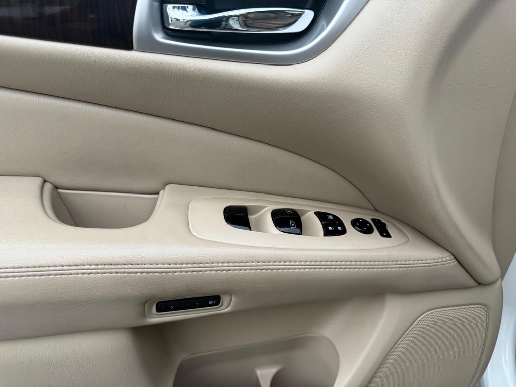 Nissan Pathfinder S 4WD 2014