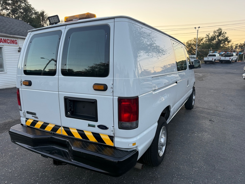 2014 Ford E-150 photo 2