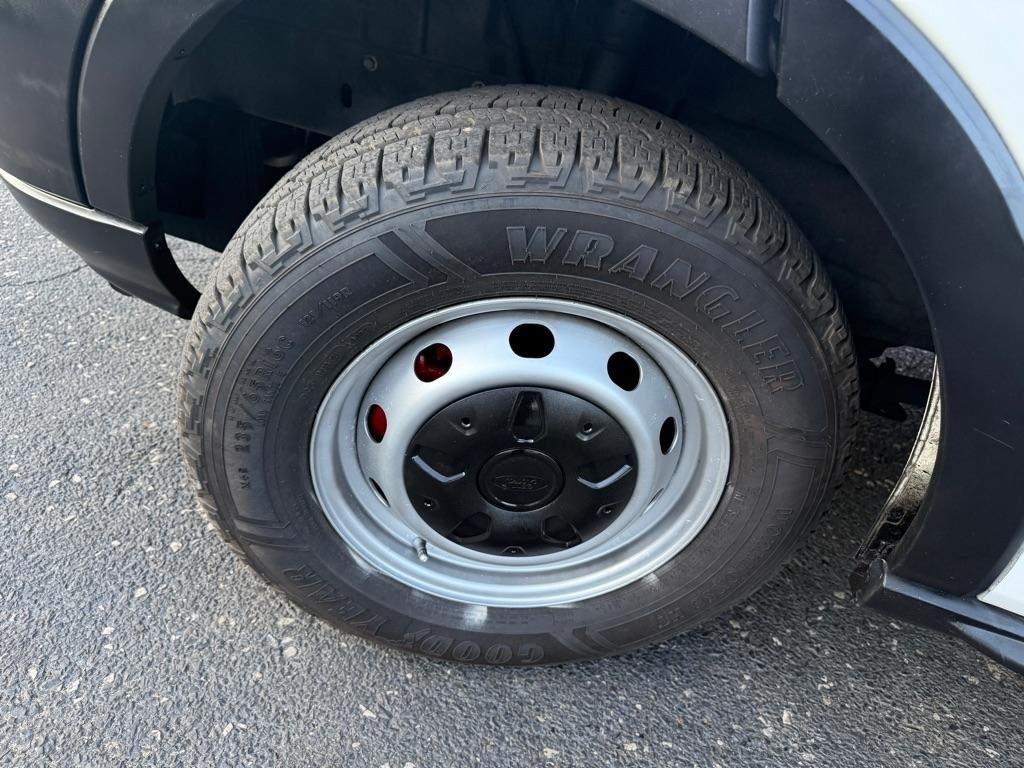 Ford Transit 250 Van Low Roof 60/40 Pass.130-in. WB 2016